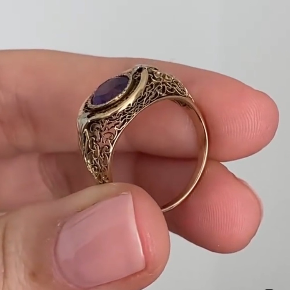 10K Amethyst Filigree Ring - Picture 3 of 6